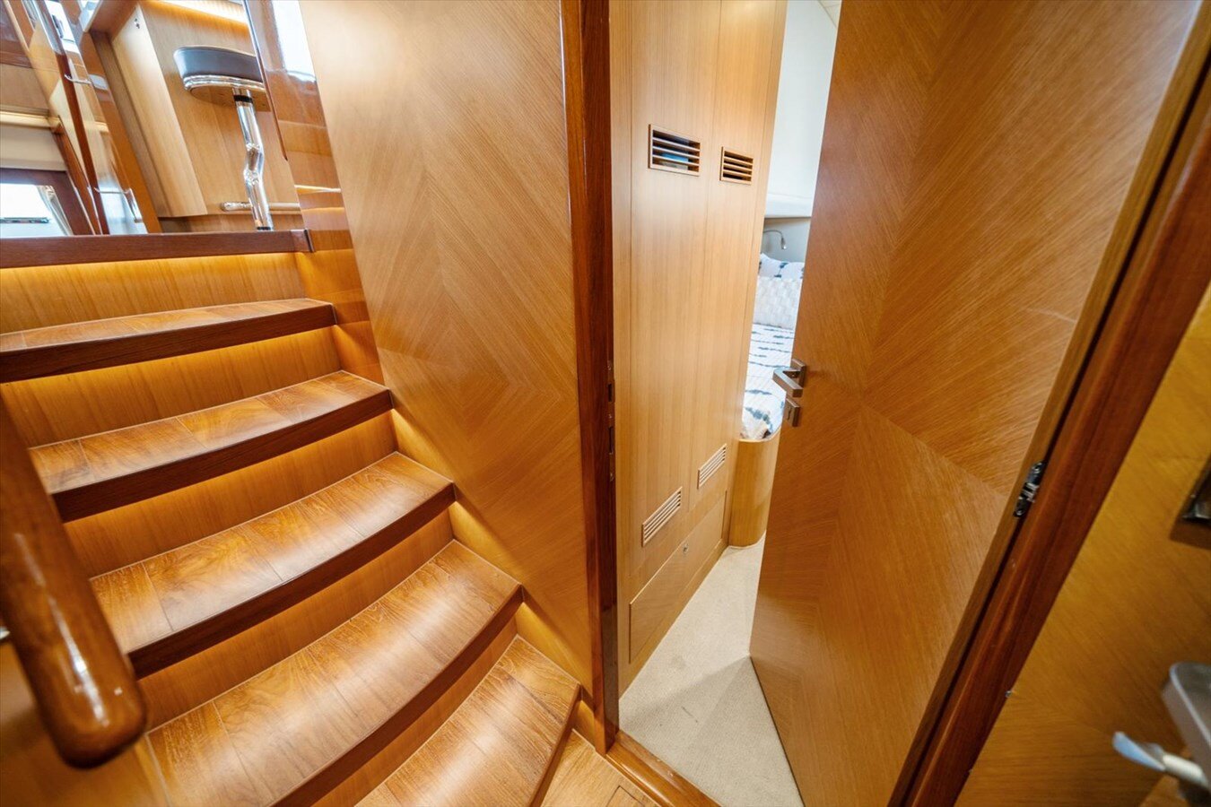 2018-horizon-yacht-52-51d4db