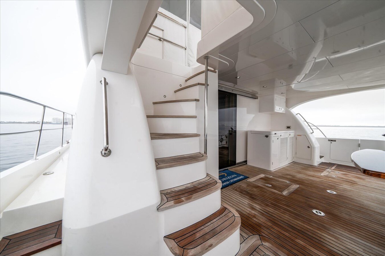 2018-horizon-yacht-52-51d4db