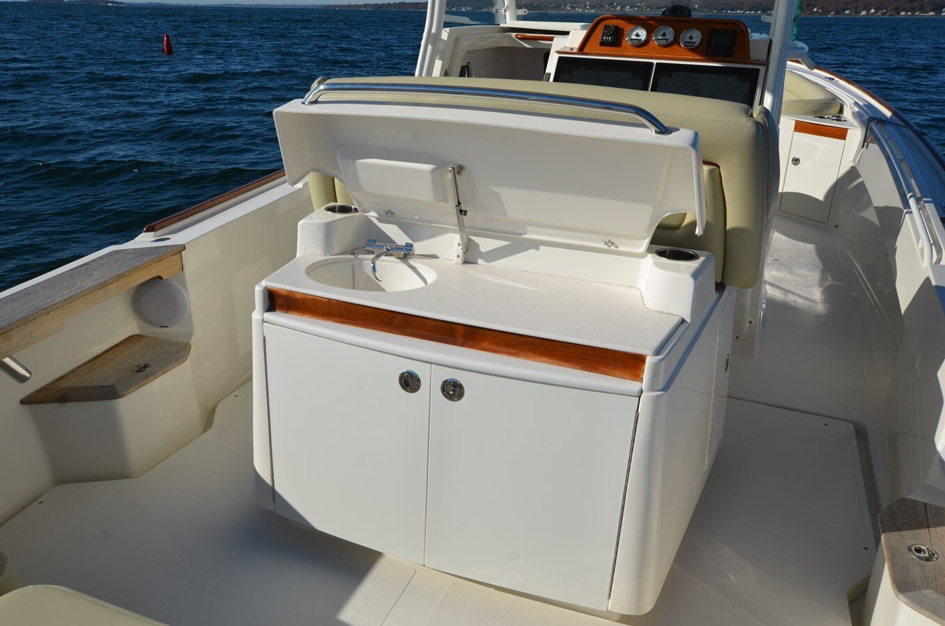 2018-hunt-yachts-32-1-0c843d