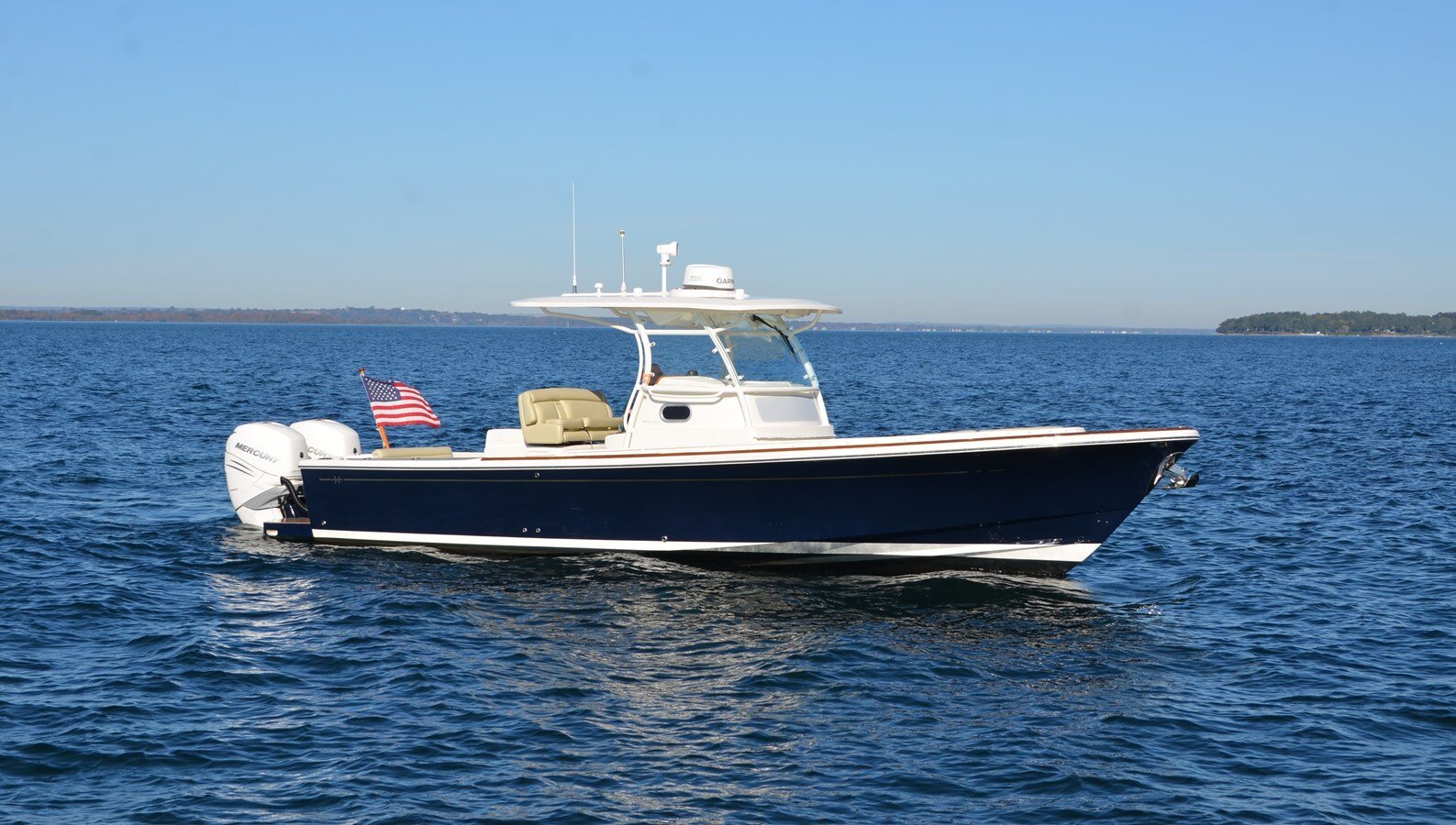 2018-hunt-yachts-32-1-0c843d