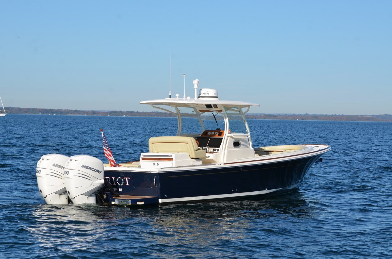 2018-hunt-yachts-32-1-0c843d