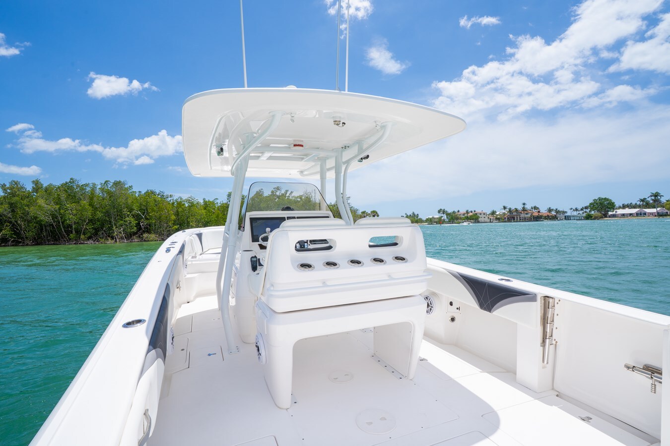 2018-intrepid-powerboats-inc-37-9-e90432