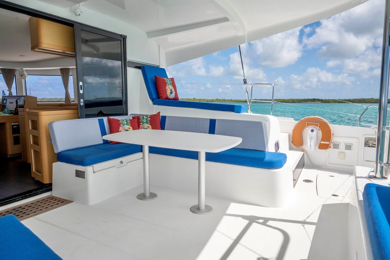 2018-lagoon-42-1-f1a011