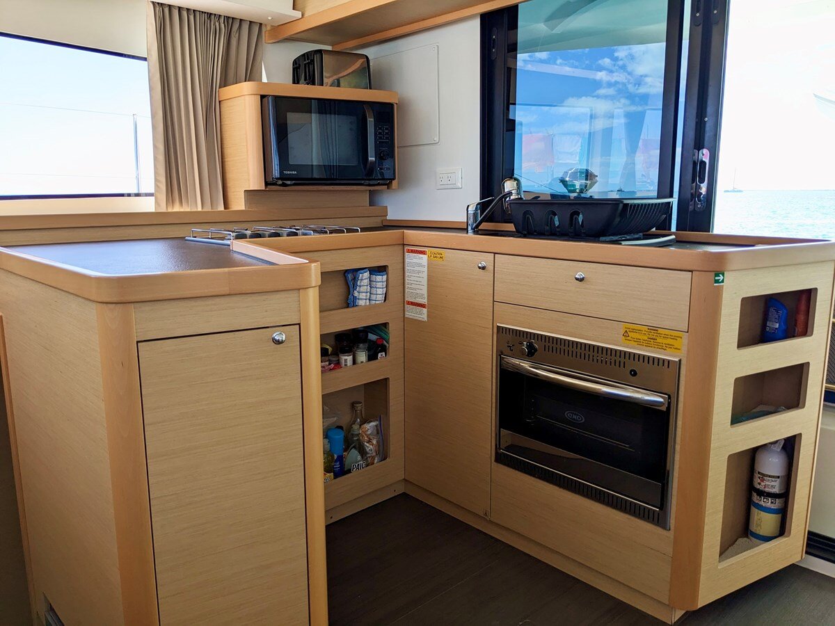 2018-lagoon-42-1-f1a011