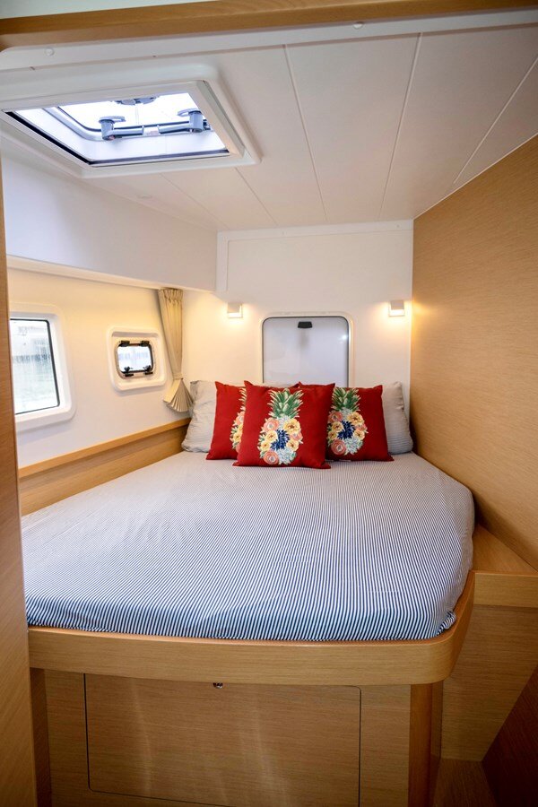 2018-lagoon-42-1-f1a011