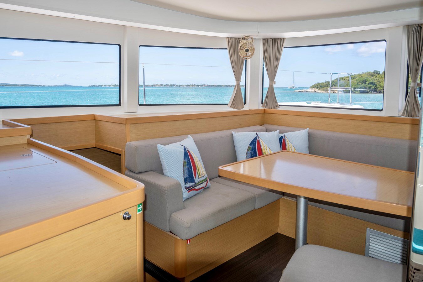 2018-lagoon-42-1-f1a011