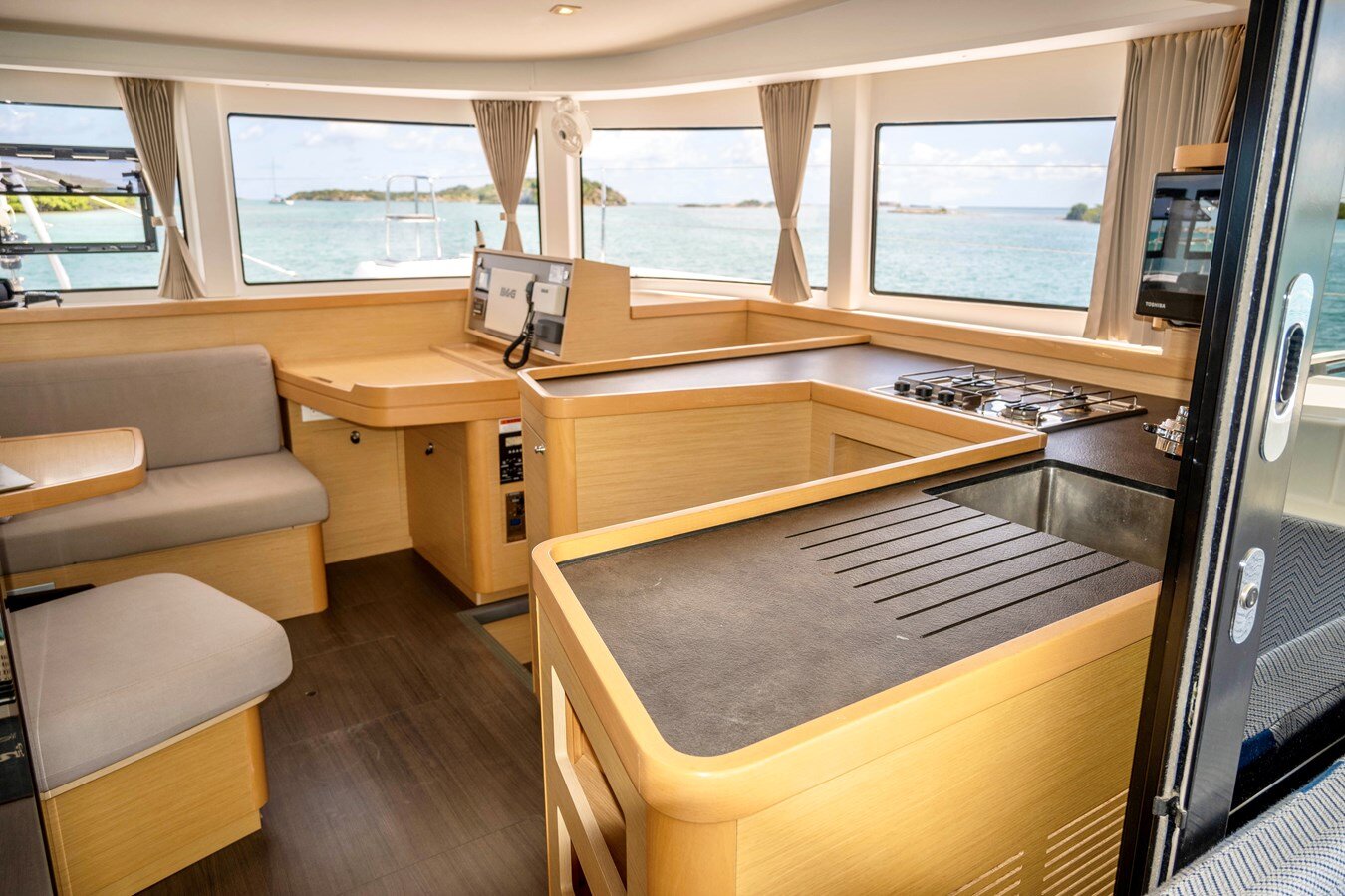 2018-lagoon-42-1-f1a011