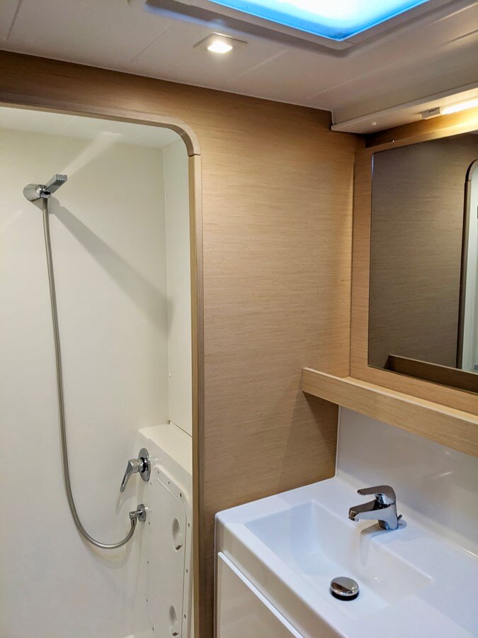 2018-lagoon-42-1-f1a011