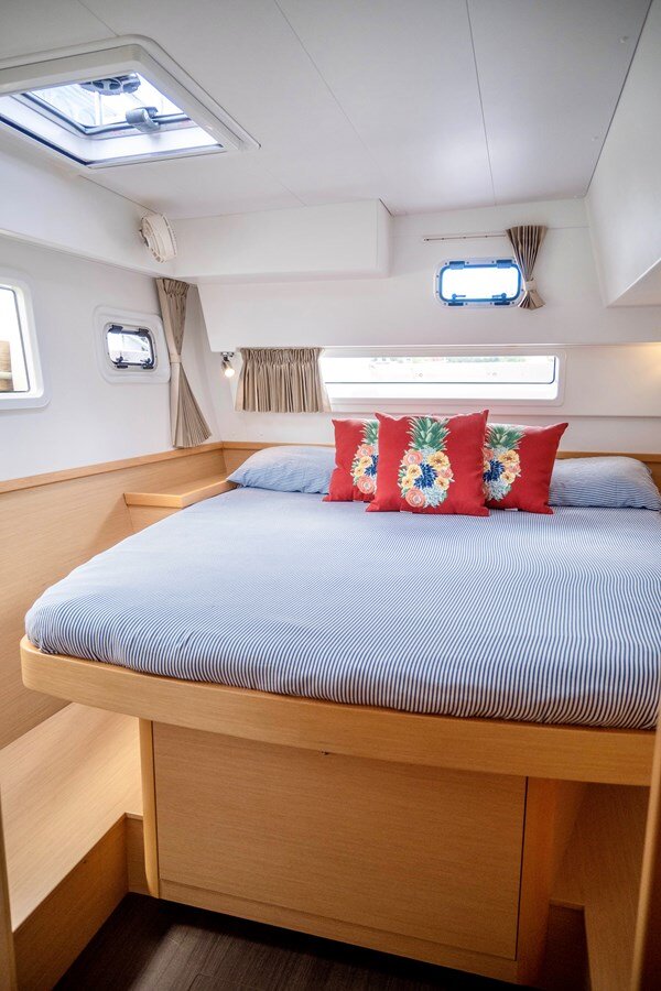 2018-lagoon-42-1-f1a011