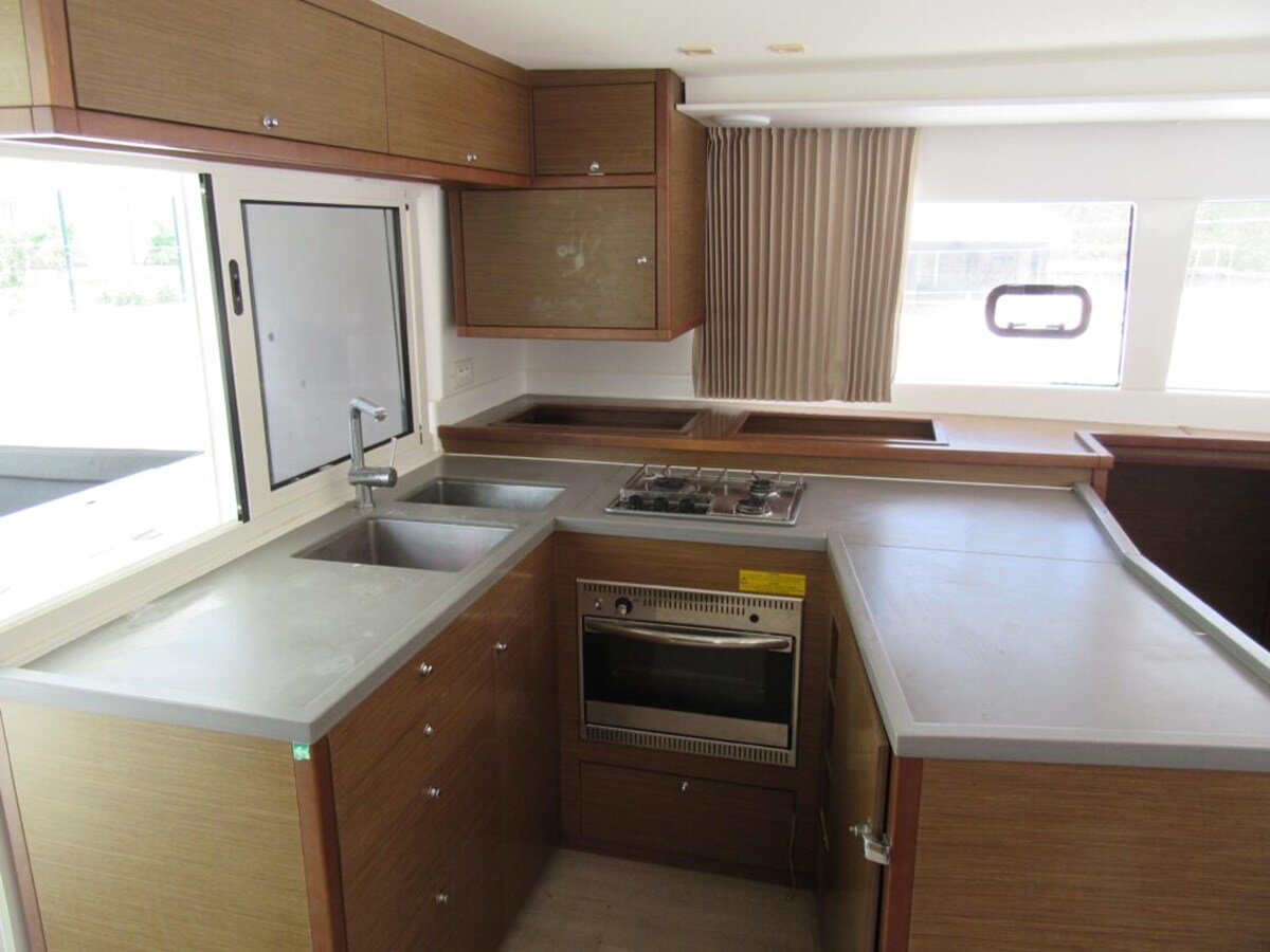 2018-lagoon-45-8-c83a1e