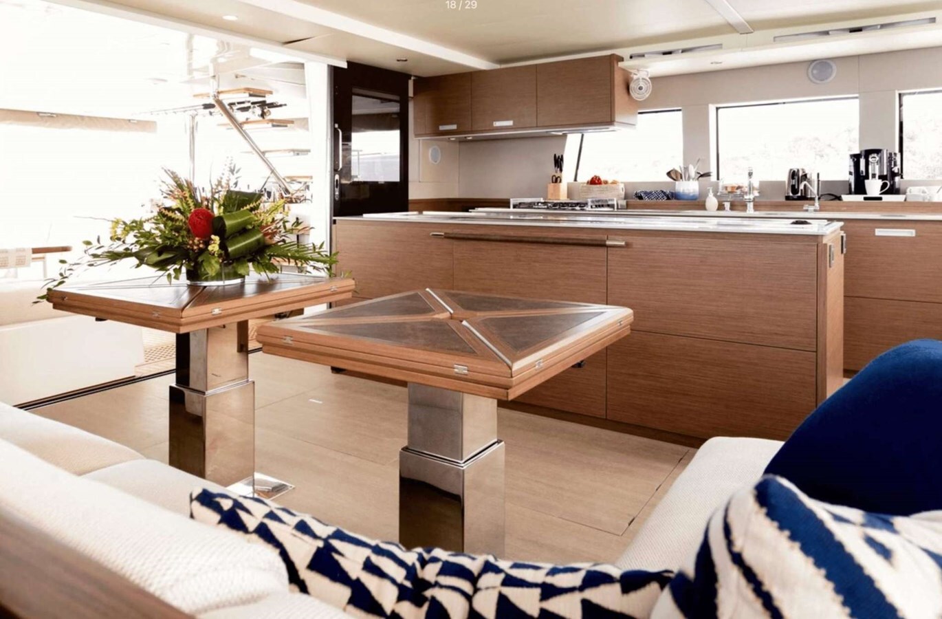 2018-lagoon-61-9-80e40a