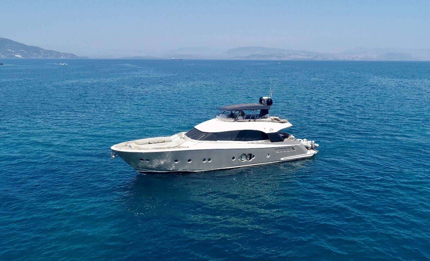 2018-monte-carlo-yachts-77-2-50c6ce