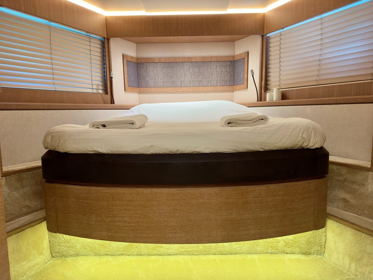 2018-monte-carlo-yachts-77-2-50c6ce