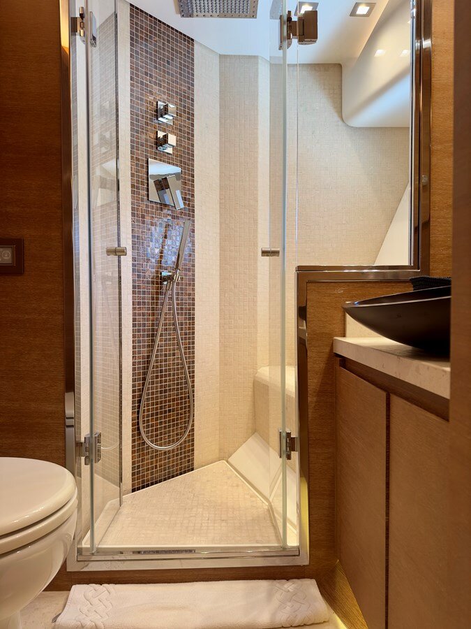 2018-monte-carlo-yachts-77-2-50c6ce