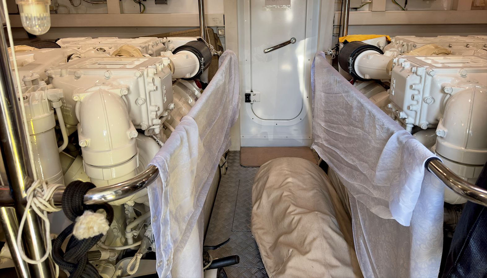 2018-monte-carlo-yachts-77-2-50c6ce