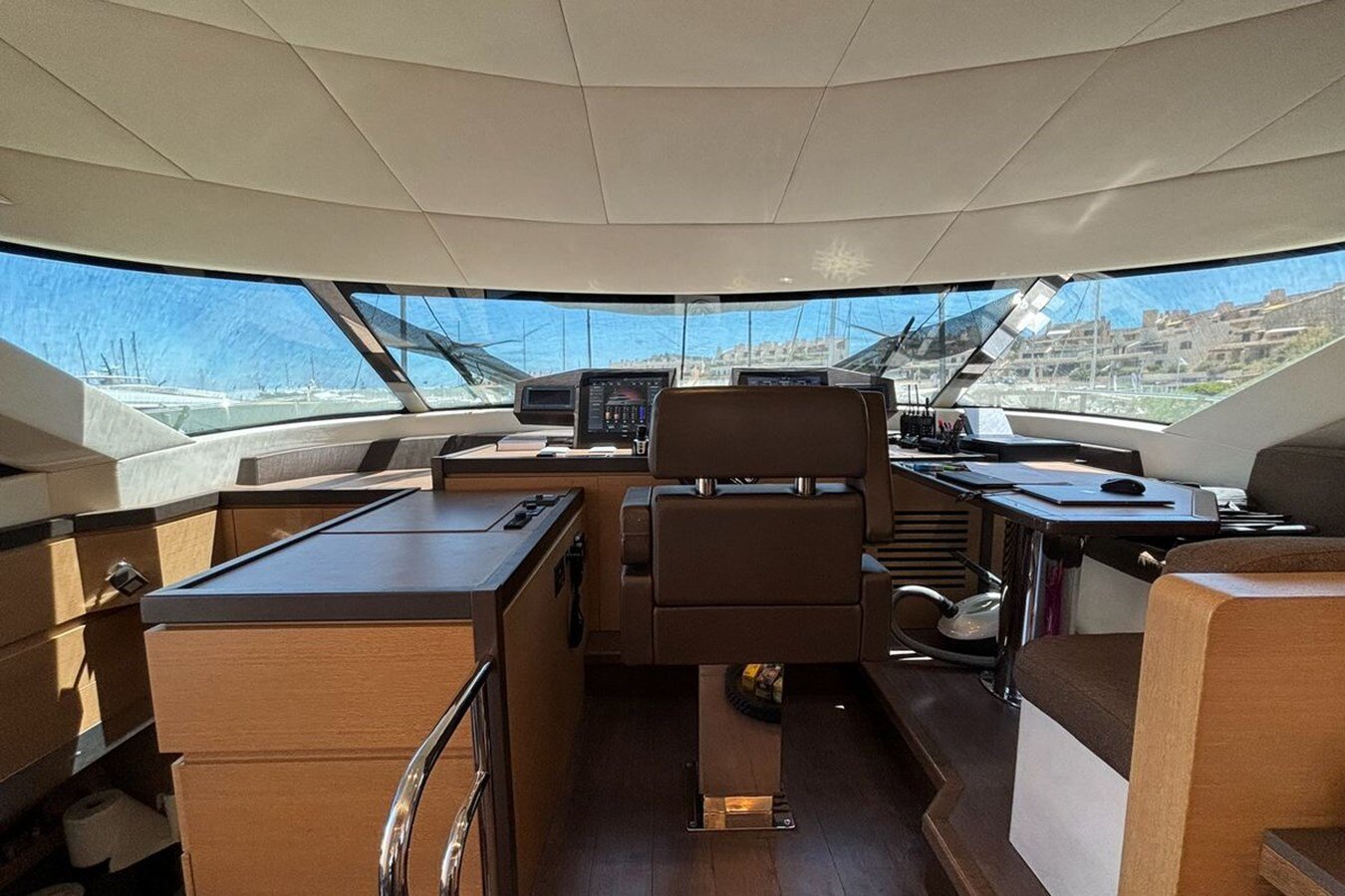 2018-monte-carlo-yachts-80-9-0df863