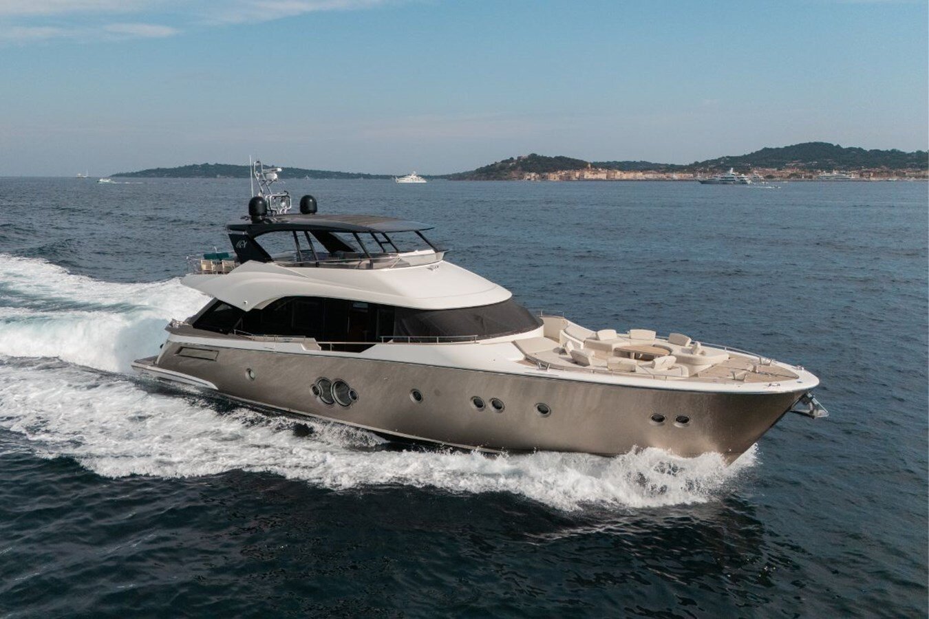 2018-monte-carlo-yachts-80-9-0df863