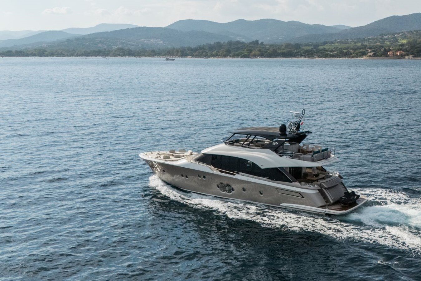 2018-monte-carlo-yachts-80-9-0df863