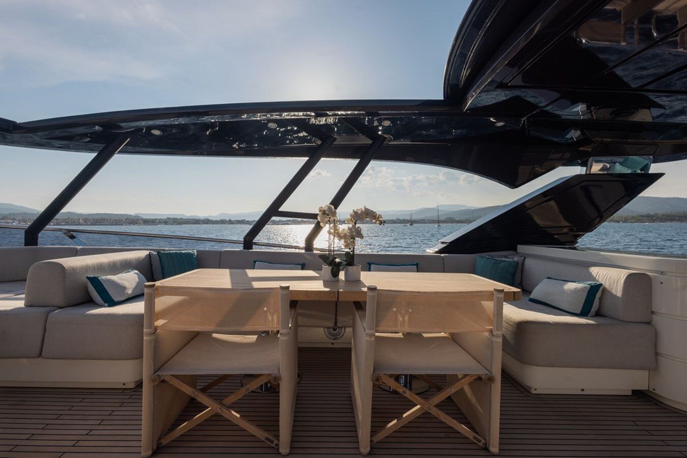 2018-monte-carlo-yachts-80-9-0df863