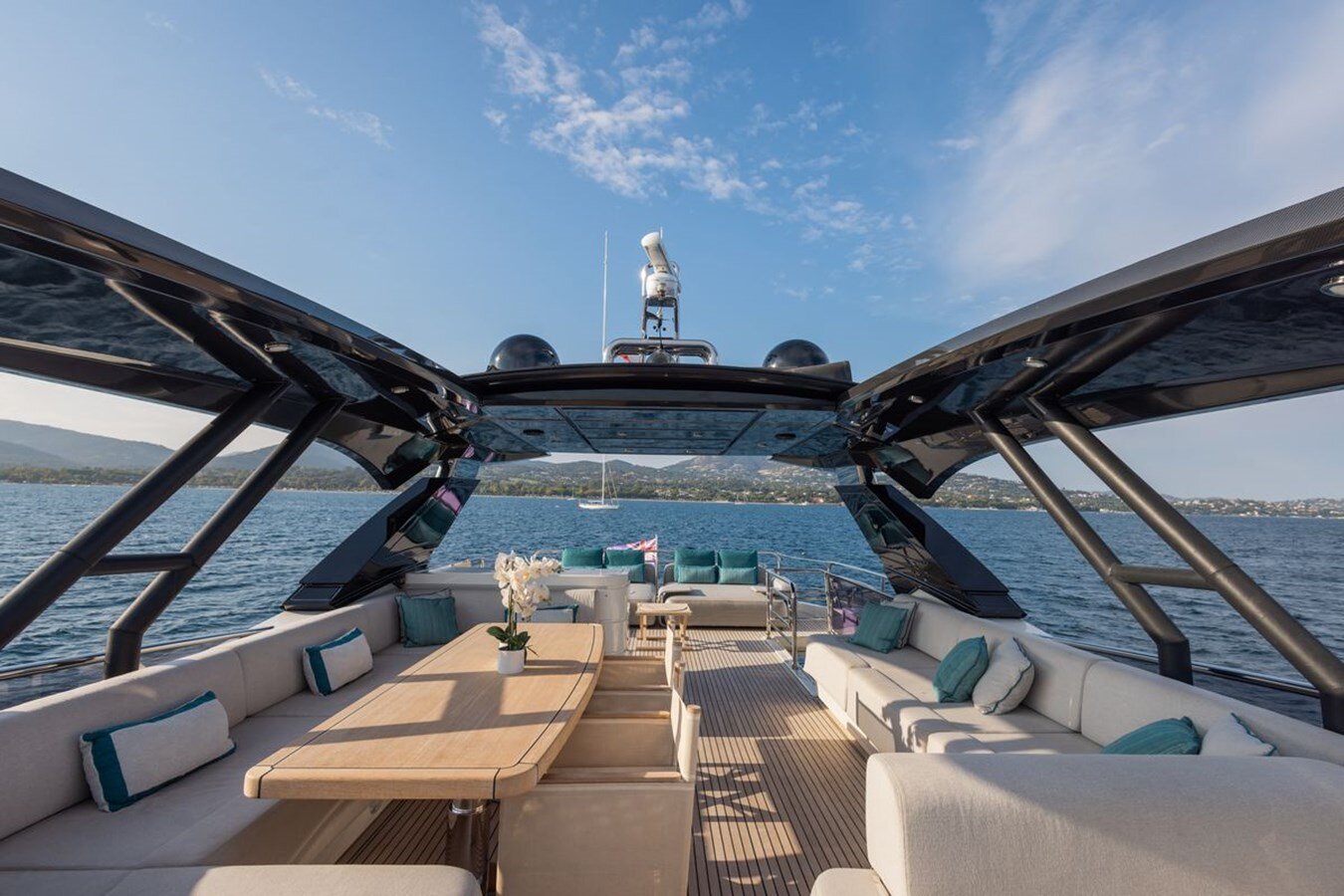 2018-monte-carlo-yachts-80-9-0df863