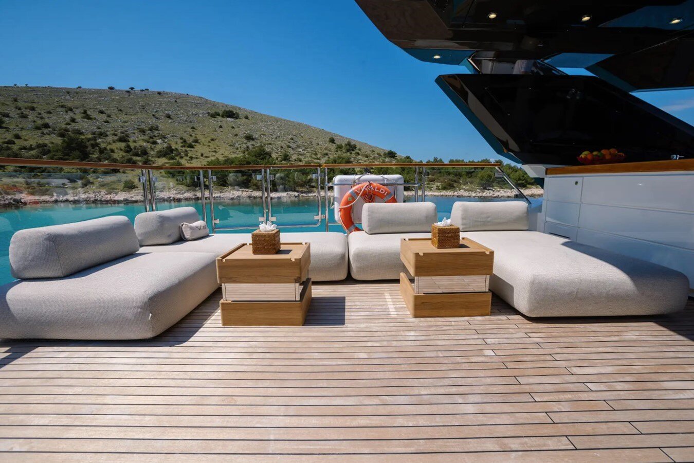 2018 MONTE CARLO YACHTS 96' 10