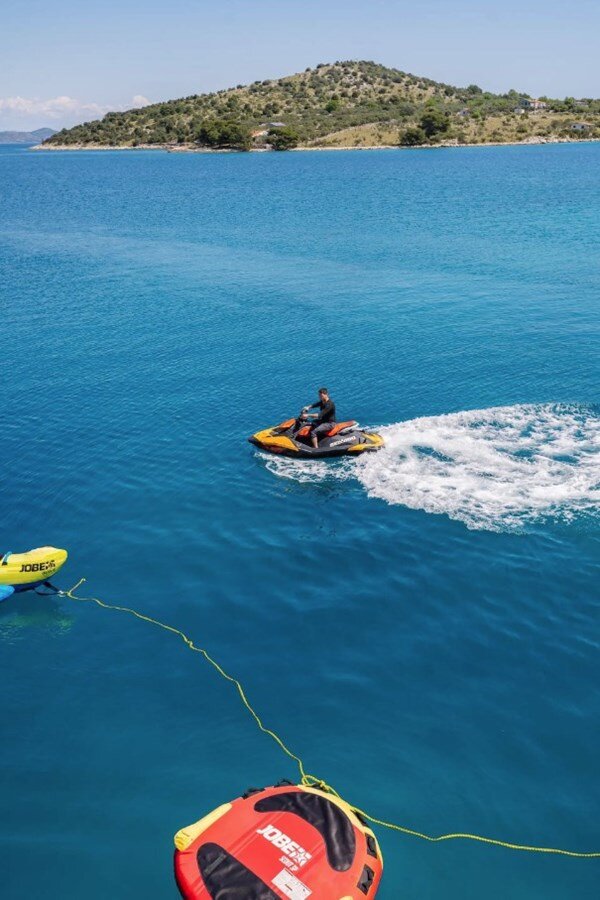 2018 MONTE CARLO YACHTS 96' 10