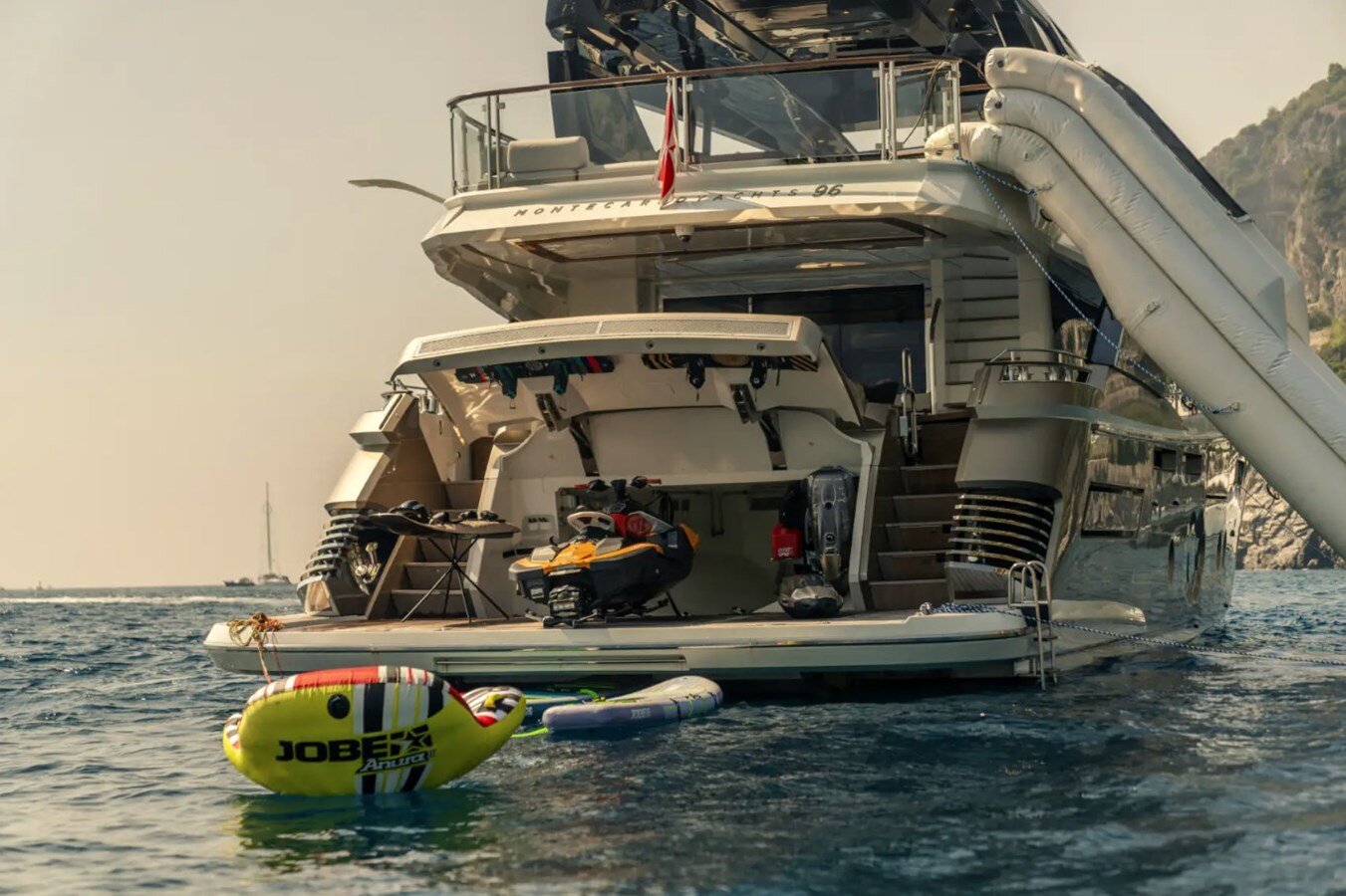 2018 MONTE CARLO YACHTS 96' 10