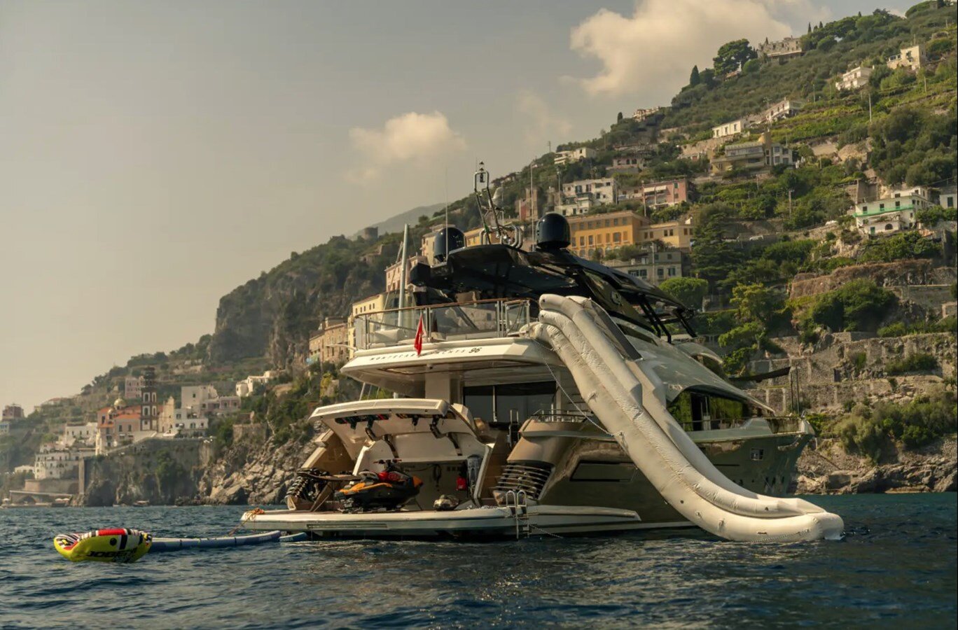 2018 MONTE CARLO YACHTS 96' 10