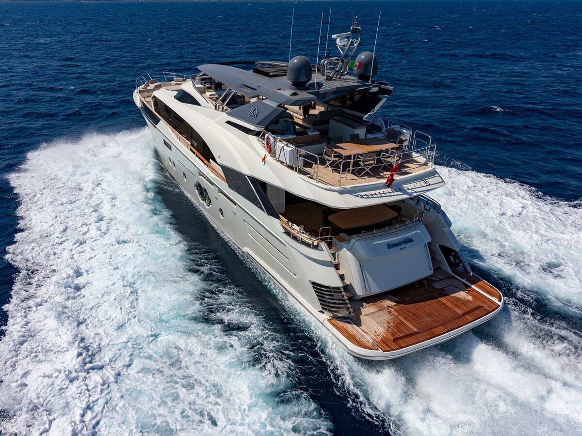 2018-monte-carlo-yachts-96-161e48