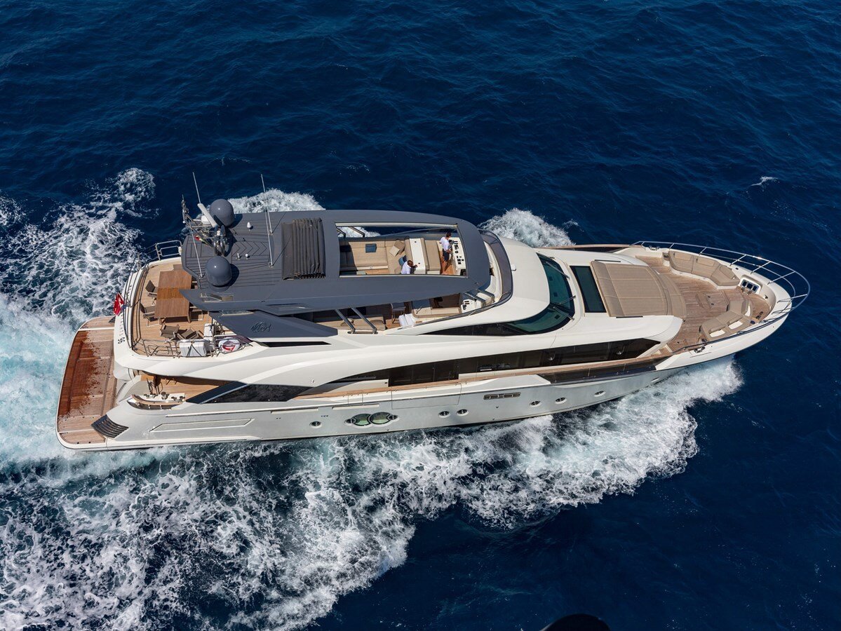 2018-monte-carlo-yachts-96-161e48