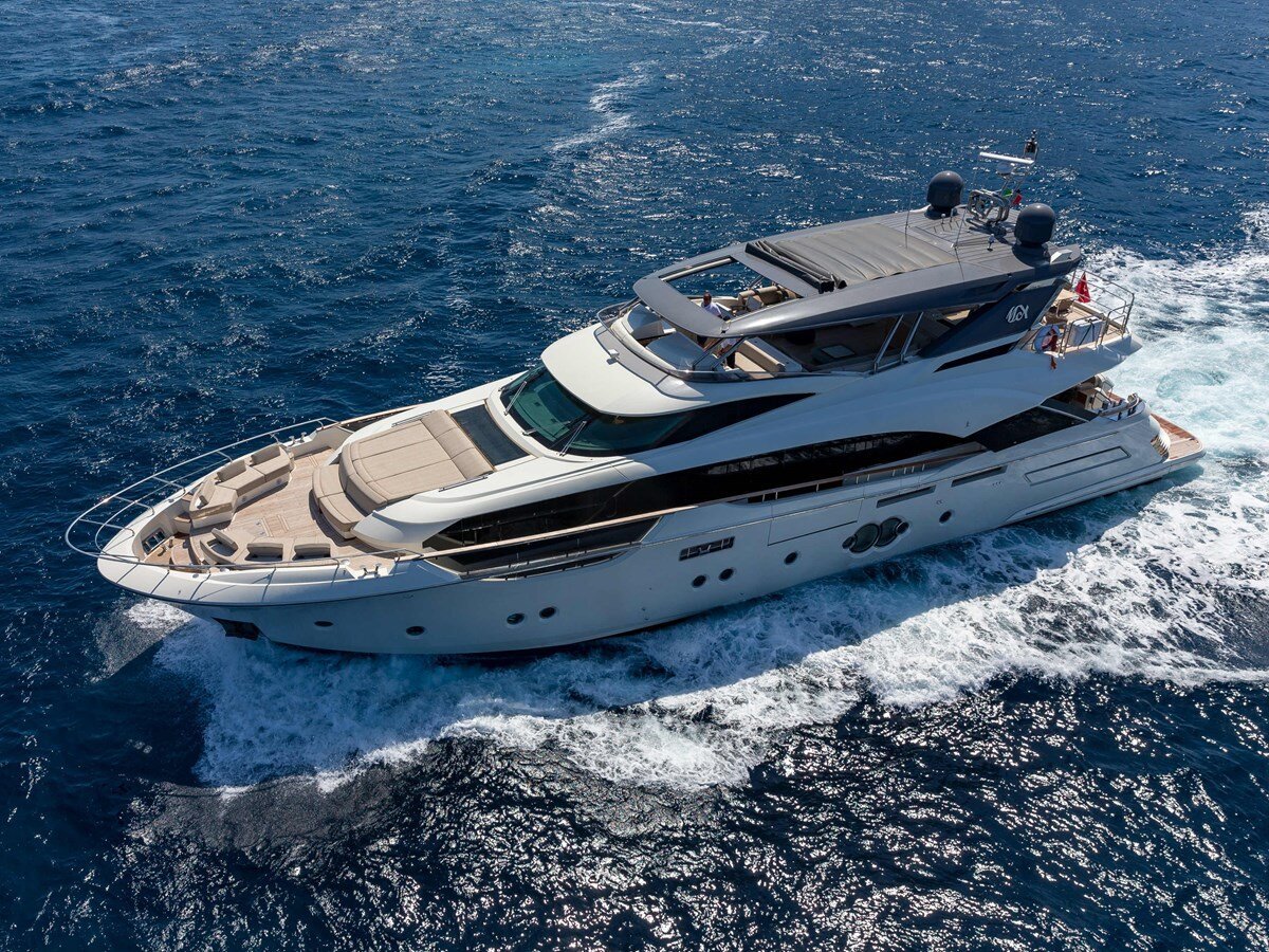 2018-monte-carlo-yachts-96-161e48