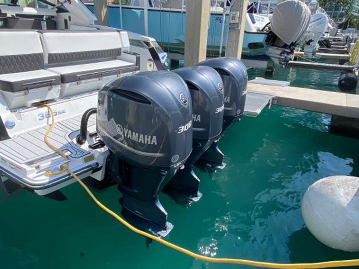 2018-monterey-38-420bd7