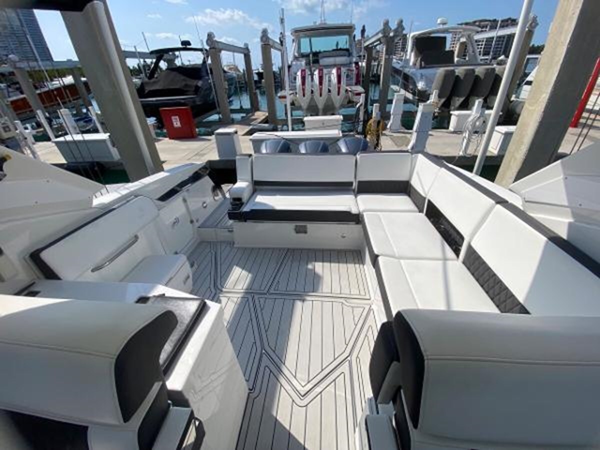 2018-monterey-38-420bd7