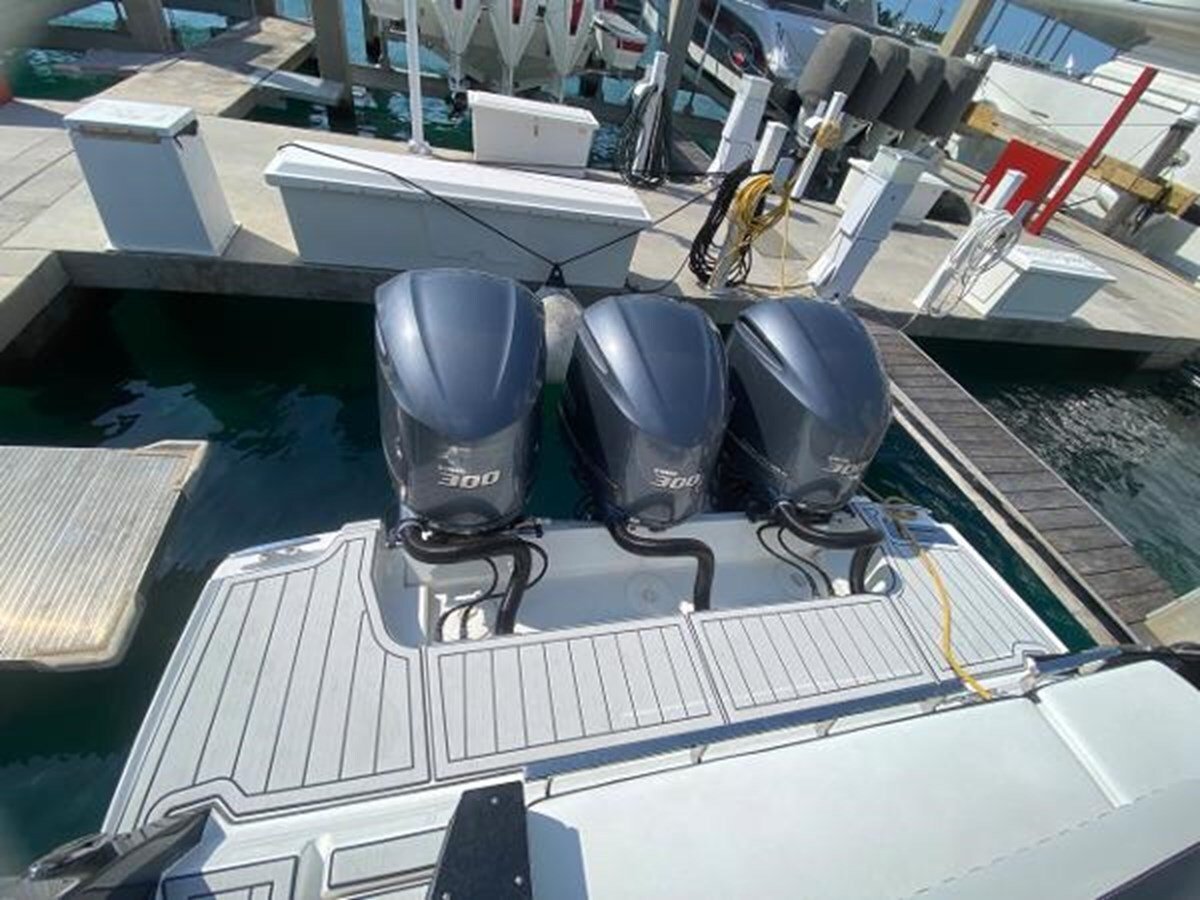 2018-monterey-38-420bd7