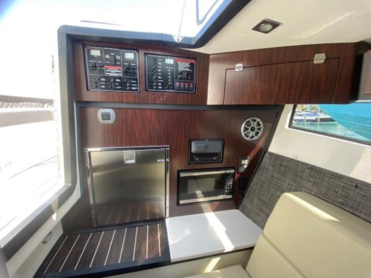 2018-monterey-38-420bd7