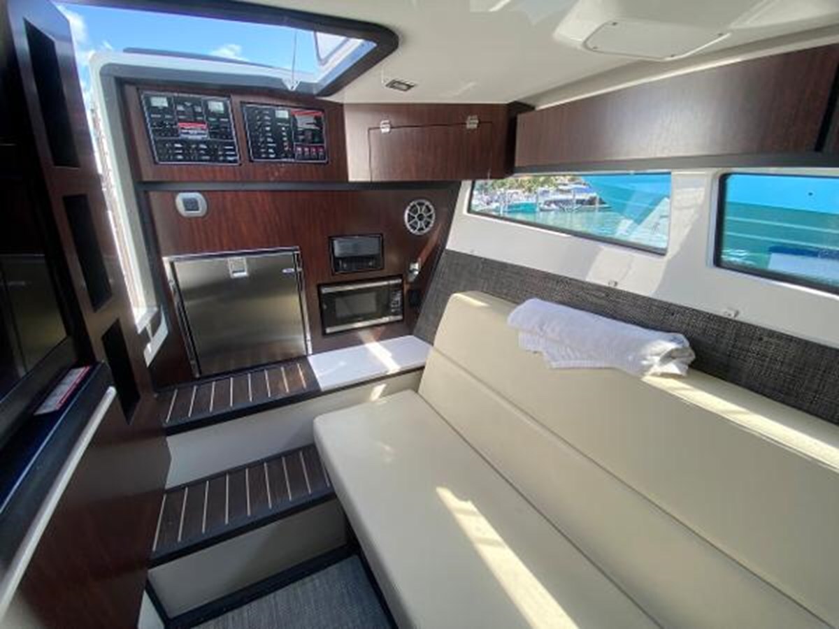 2018-monterey-38-420bd7