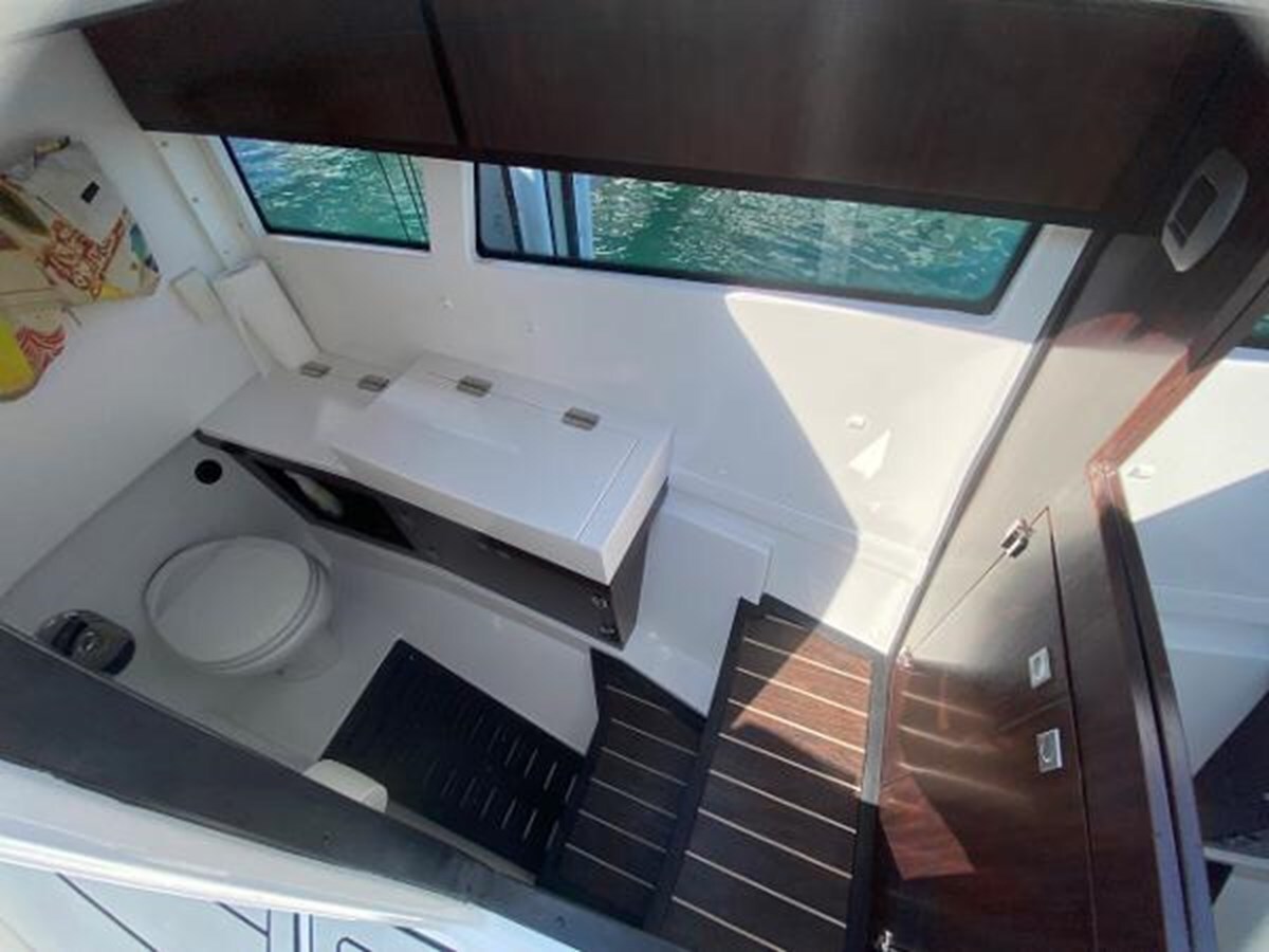 2018-monterey-38-420bd7