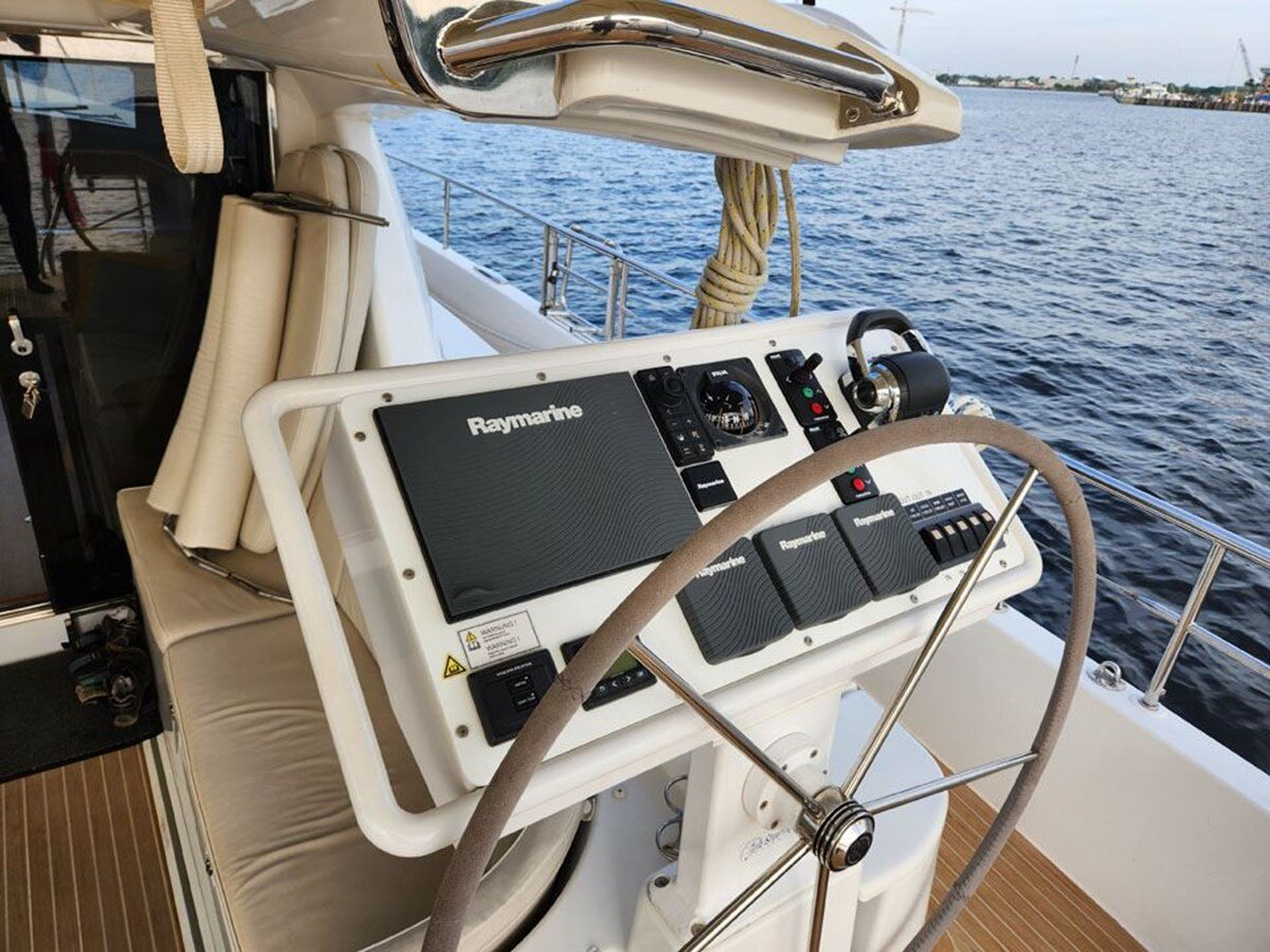 2018-moody-55-10-d3669b