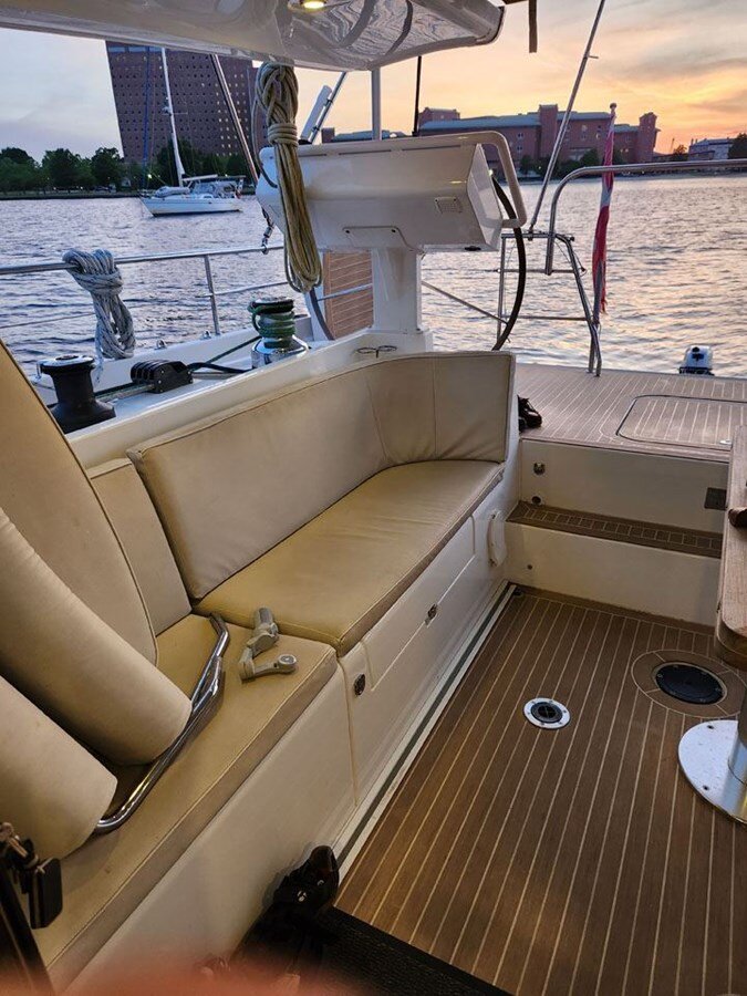 2018-moody-55-10-d3669b