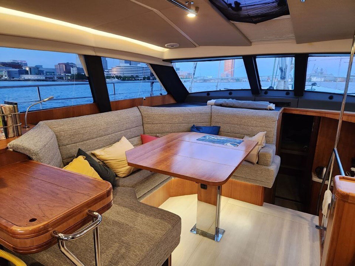 2018-moody-55-10-d3669b