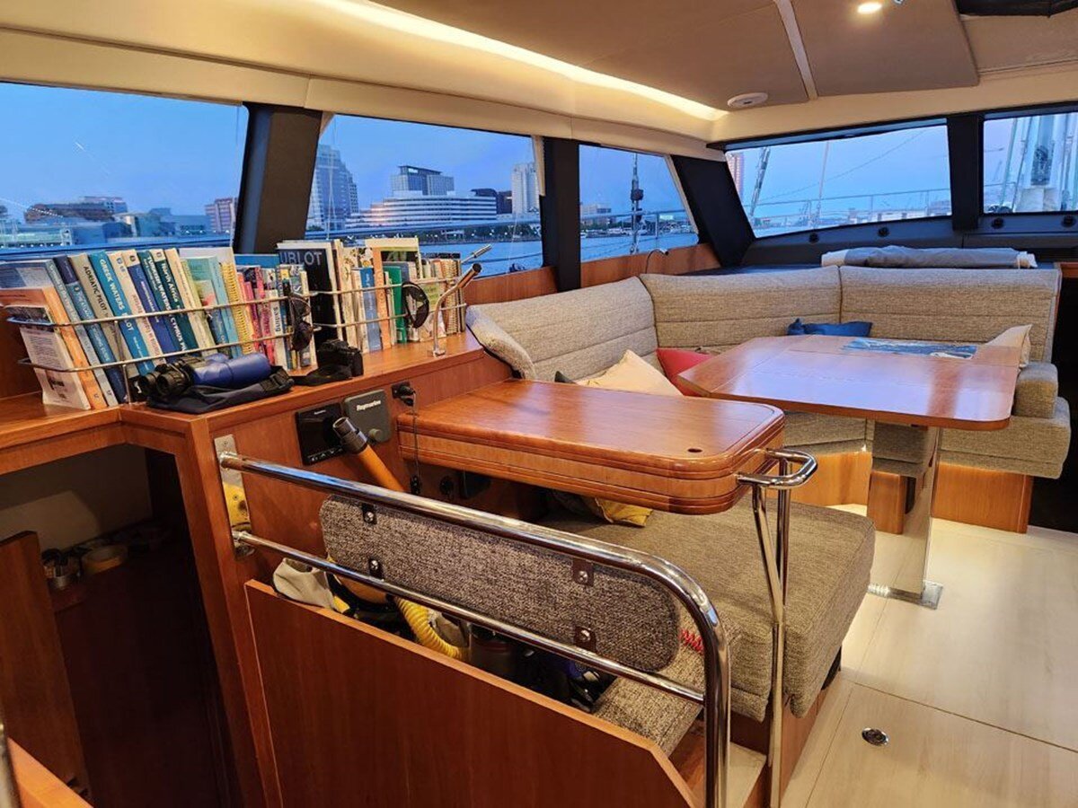 2018-moody-55-10-d3669b