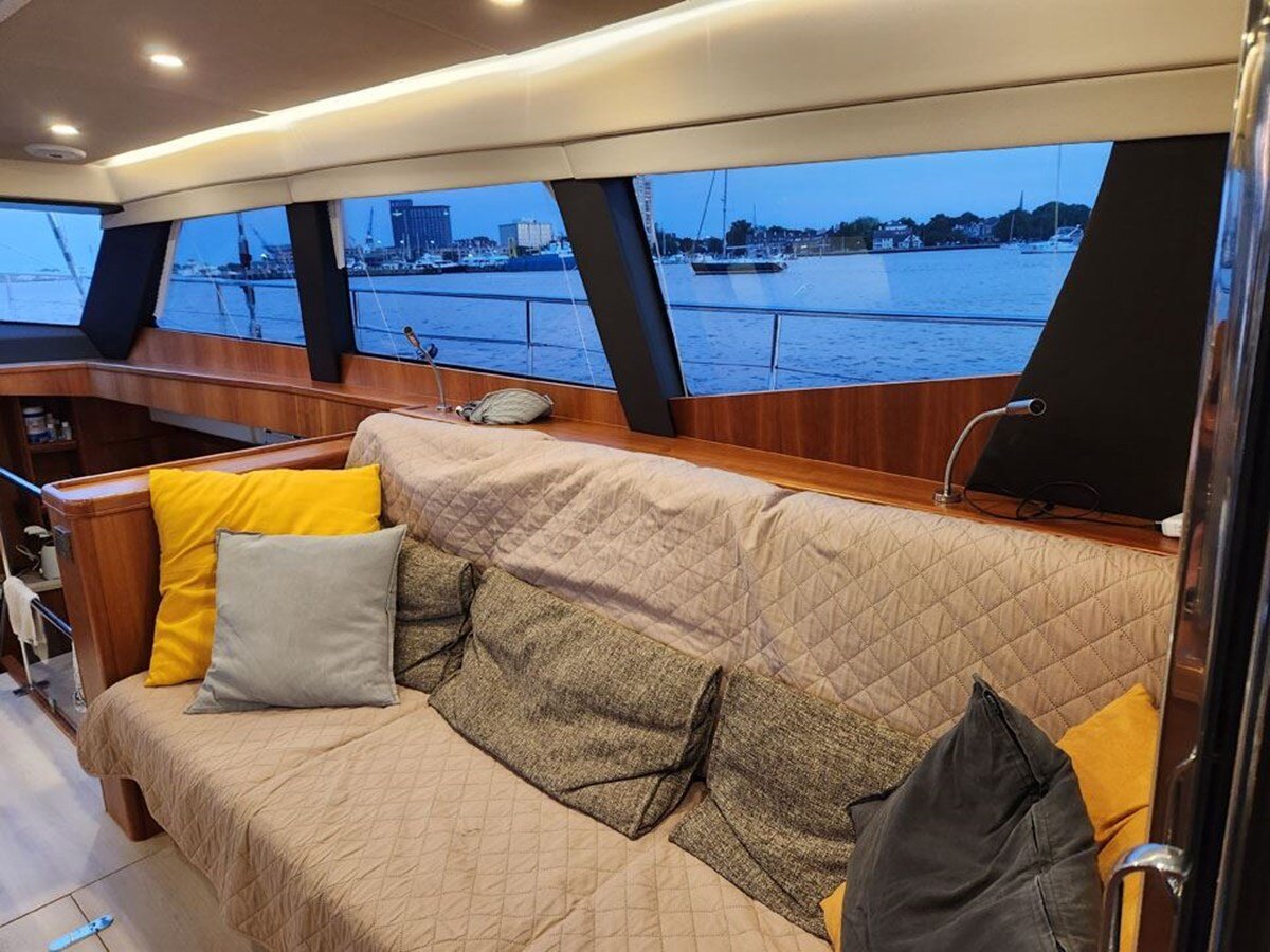 2018-moody-55-10-d3669b