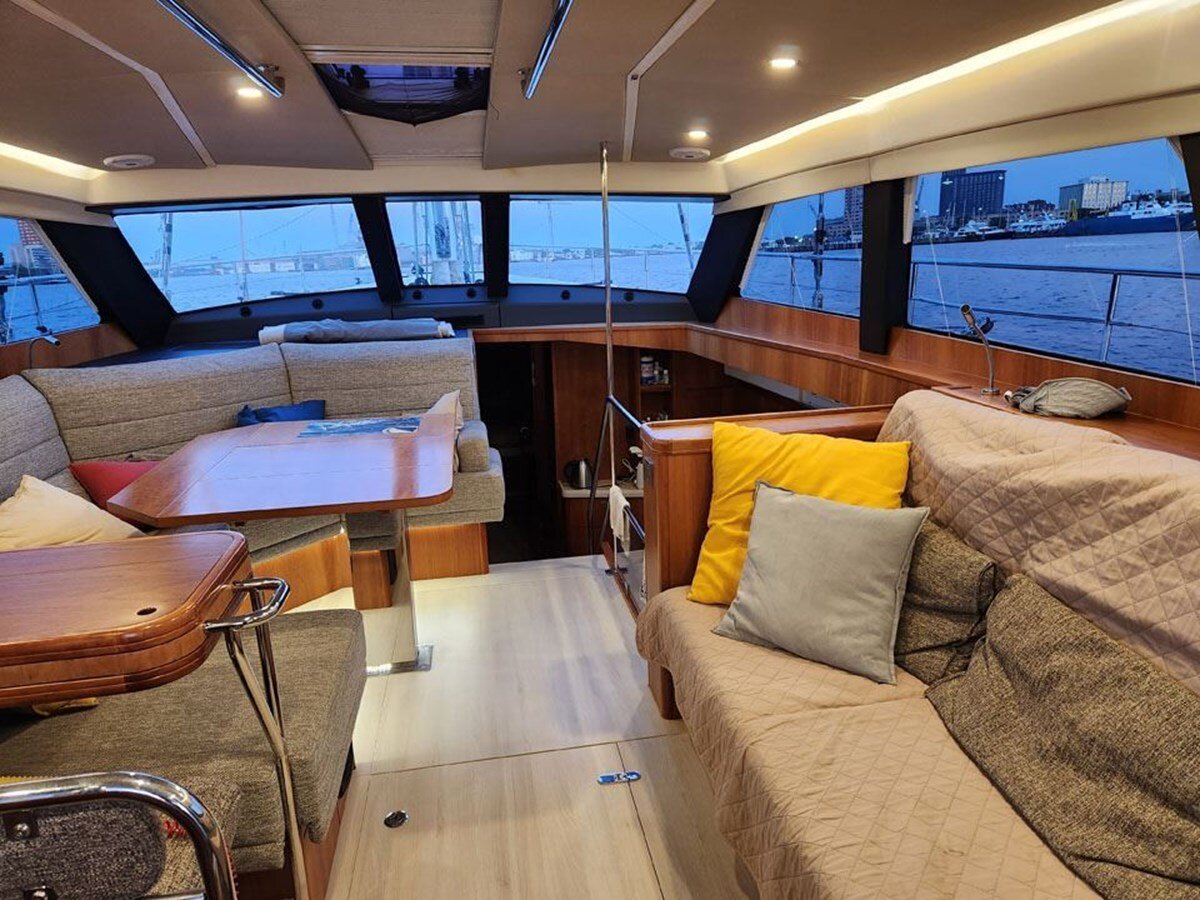 2018-moody-55-10-d3669b