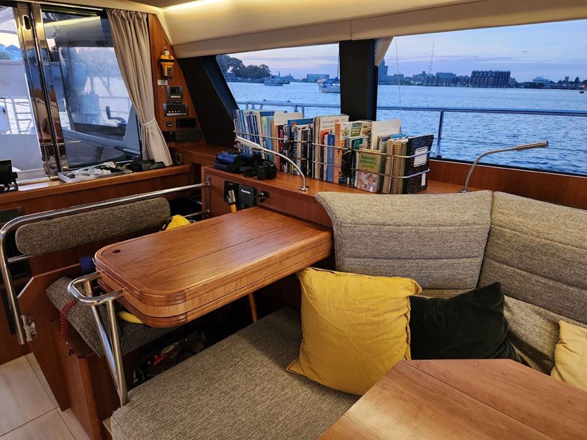 2018-moody-55-10-d3669b