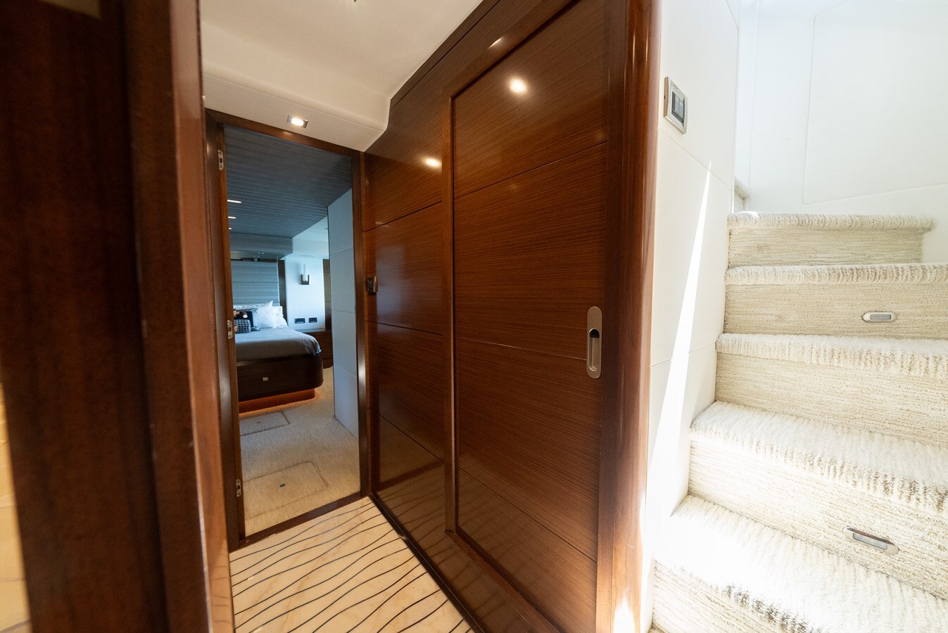 2018-ocean-alexander-70-a1e85a