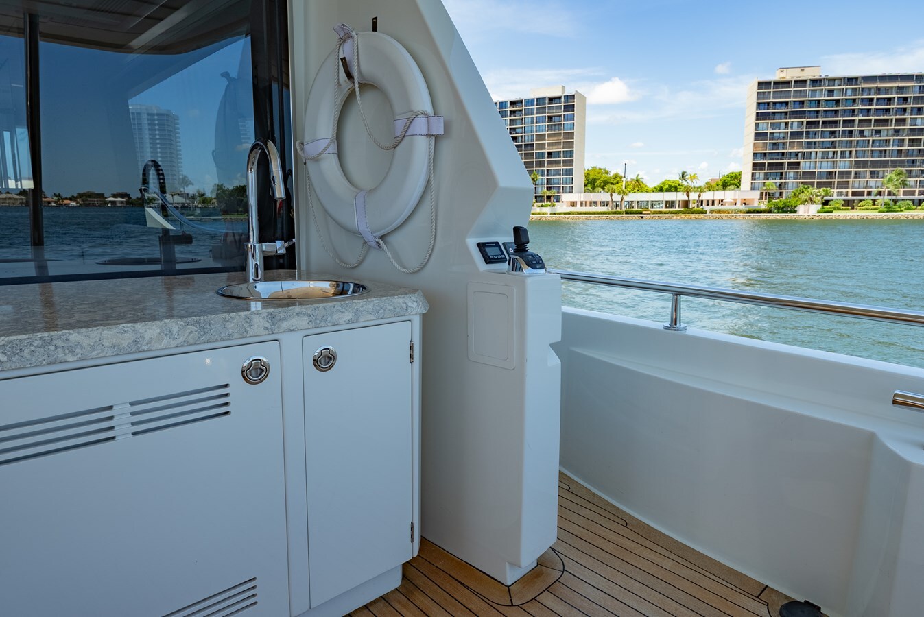 2018-ocean-alexander-70-a1e85a