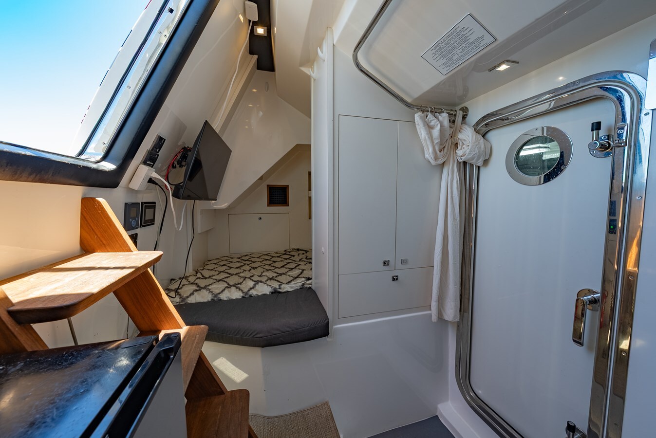 2018-ocean-alexander-70-a1e85a