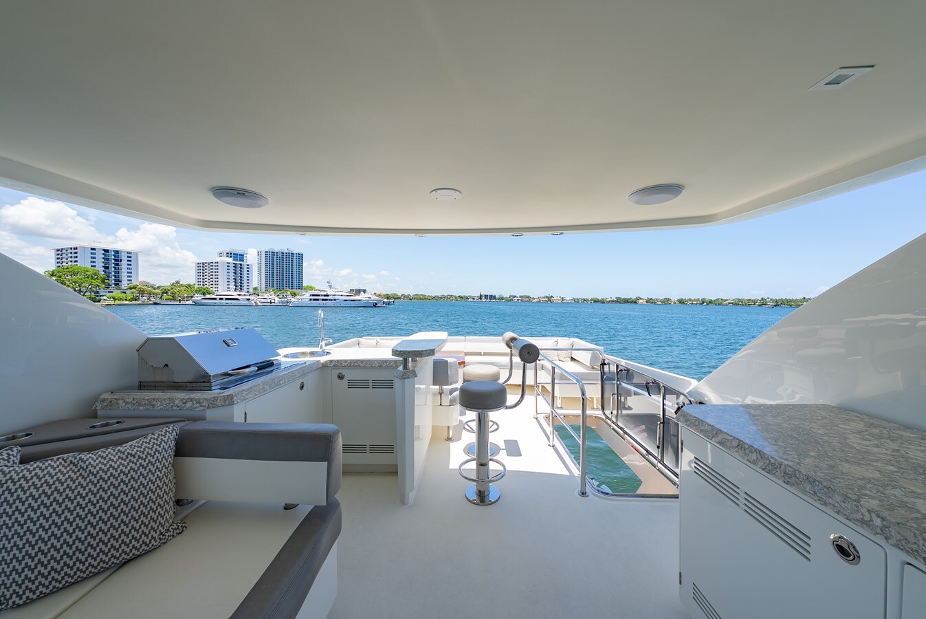 2018-ocean-alexander-70-a1e85a