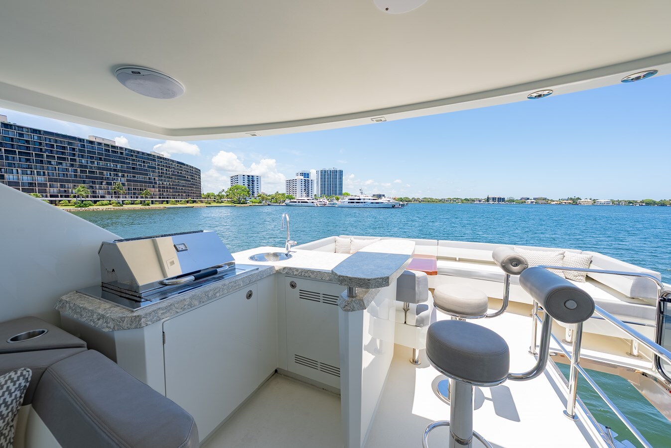 2018-ocean-alexander-70-a1e85a