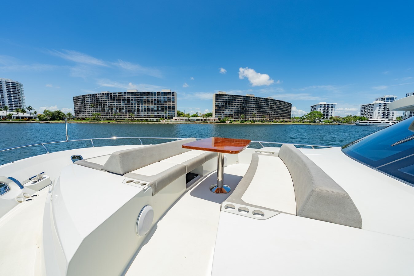 2018-ocean-alexander-70-a1e85a